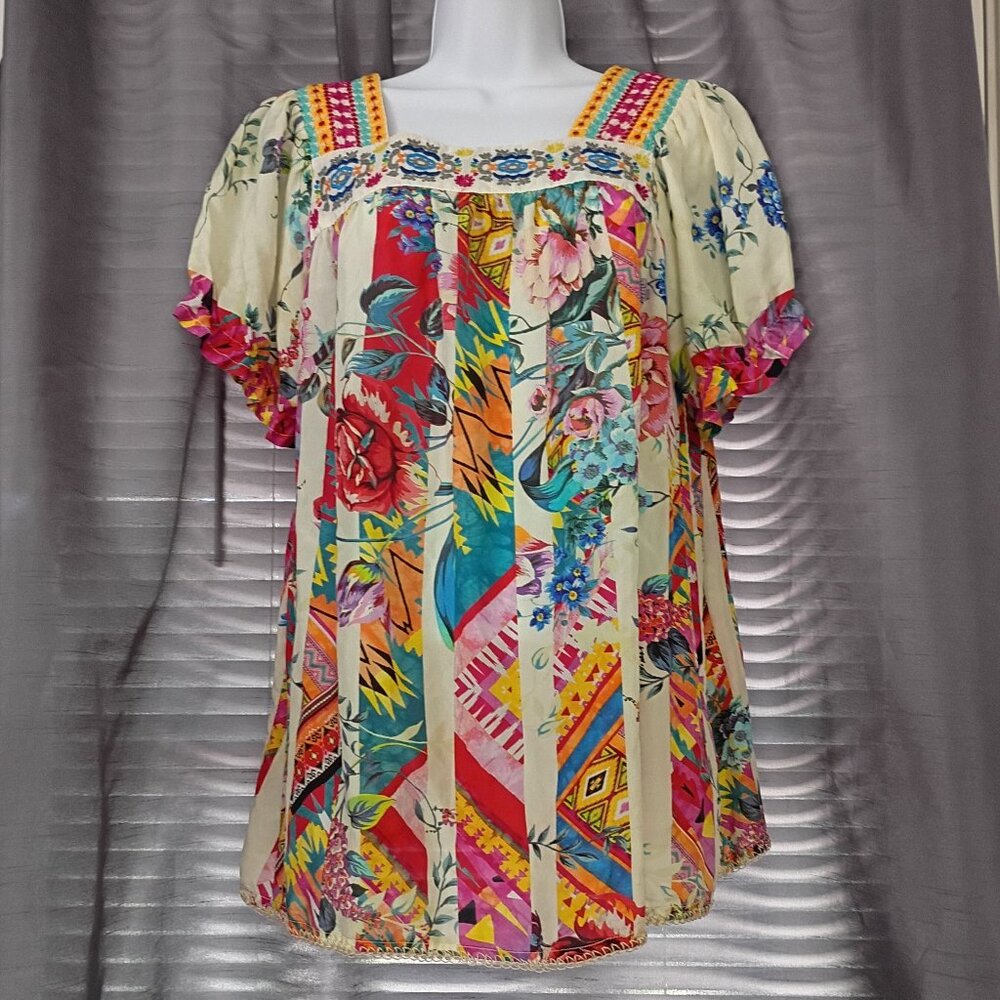 ❤️JOHNNY WAS Tweety Multi Color Embroidered 100% Silk Top Sz XS